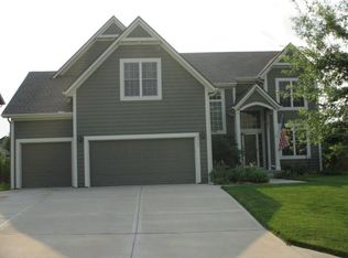 16134 S Laurelwood St, Olathe, KS 66062