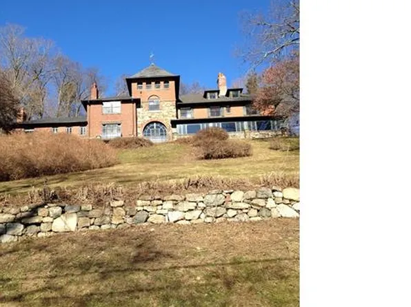 15 Summit Rd, Tuxedo Park, NY 10987