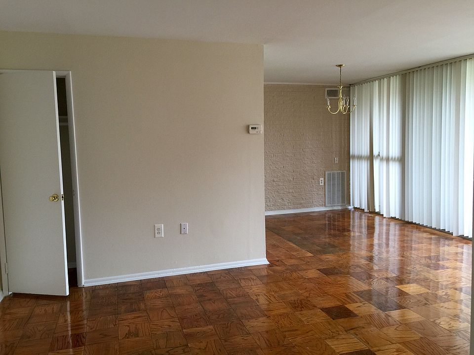 2nd image of 1814 Metzerott Rd APT 028