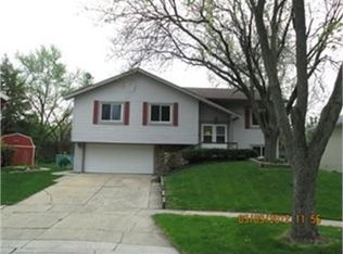 1650 Edison Cir, Hanover Park, IL 60133