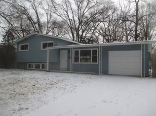5 Marnel Rd, Montgomery, IL 60538