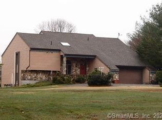 27 Spruce Ln, Oakdale, CT 06370