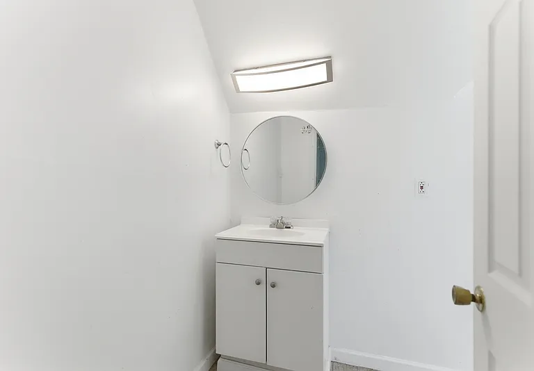306 E Burwell Ave #C — Photo 10