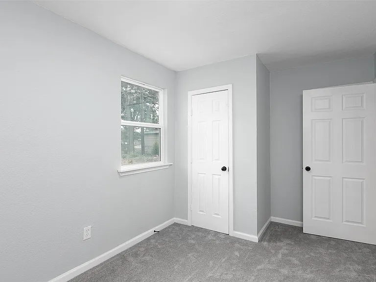 3205 Stallings Dr — Photo 10