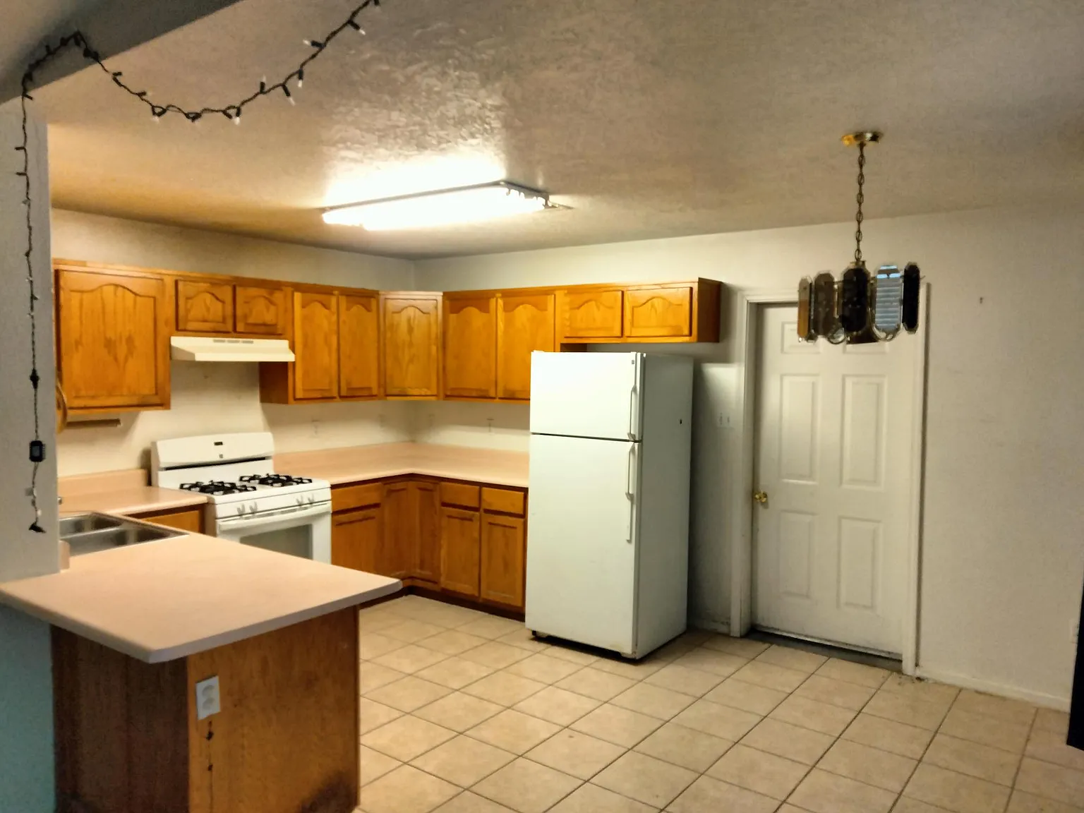 3 bed, 1820 sqft, $1,800 — Photo 2