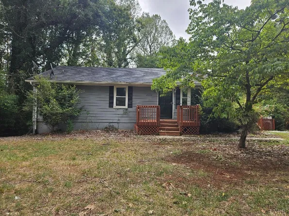1608 Nicopolis Dr, Bedford, VA 24523