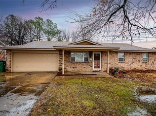 703 N Gutensohn Rd, Springdale, AR 72762