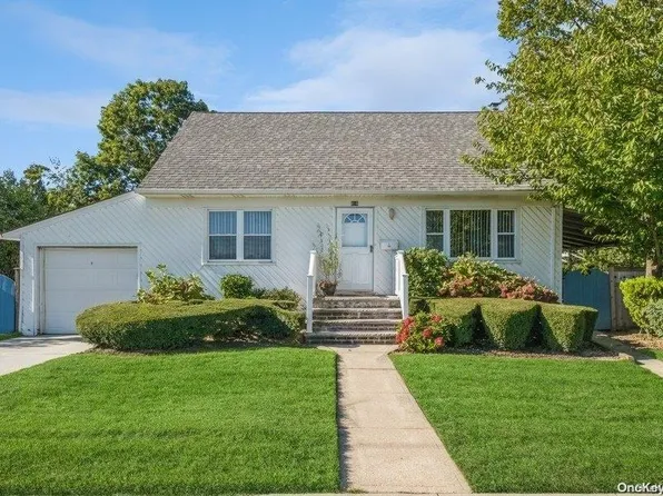 816 East Meadow Avenue, East Meadow, NY 11554