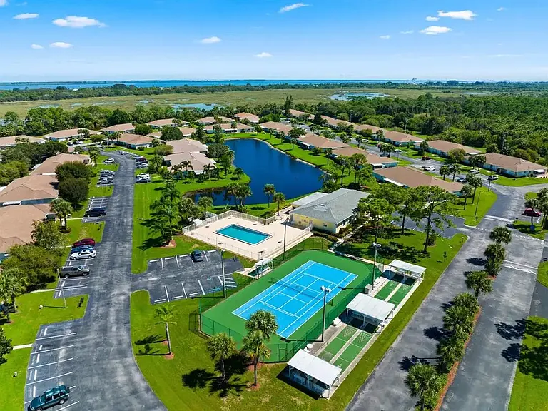 943 Savannas Point Dr #D — Photo 110