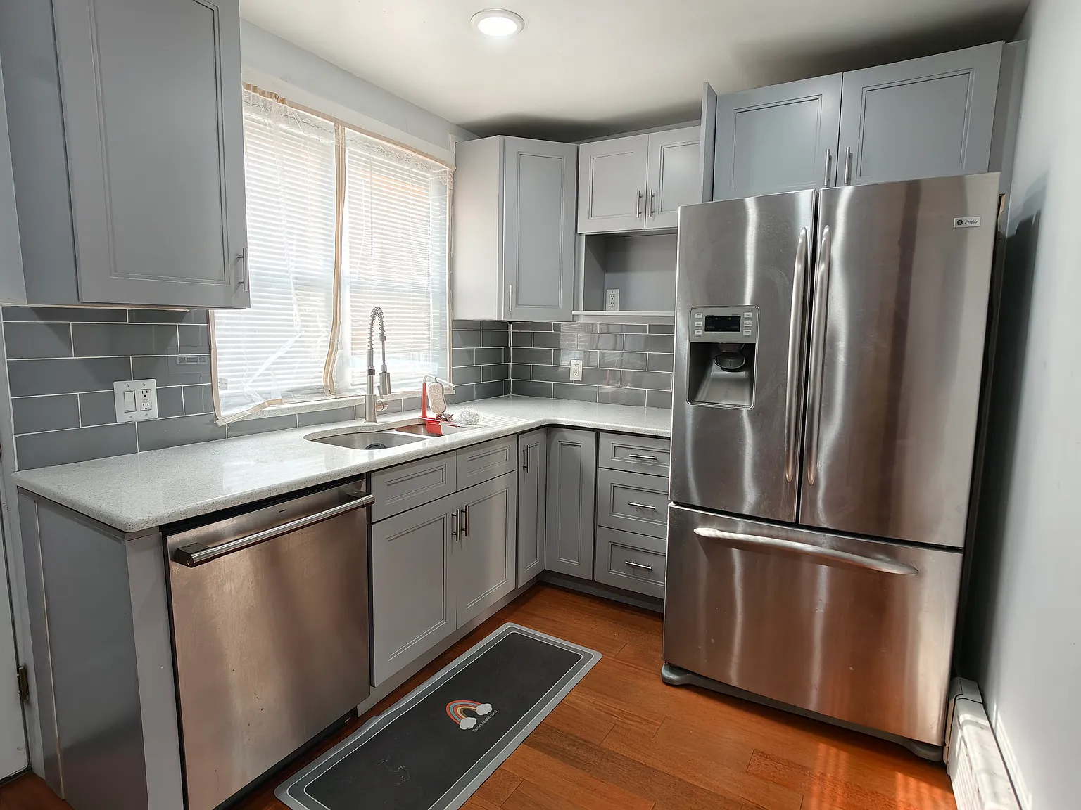 3 bed, 1620 sqft, $2,500 — Photo 2