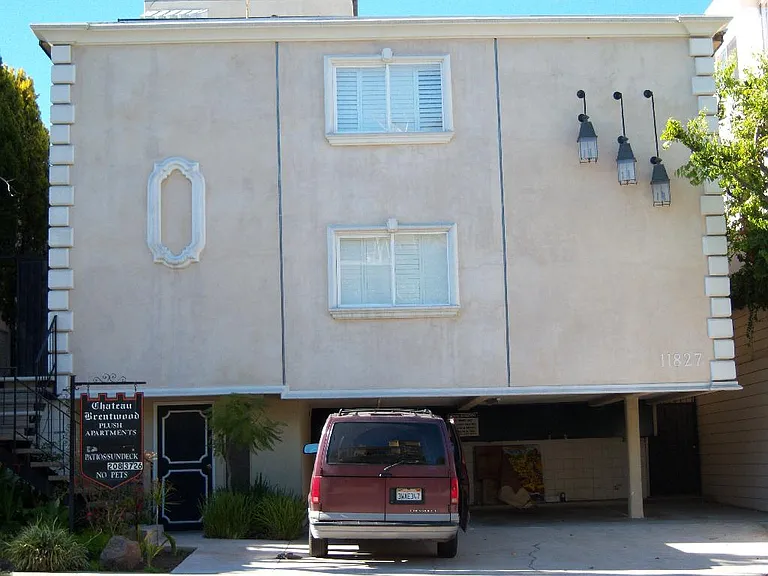 Brentwood California Spacious Garden apartments — Photo 47