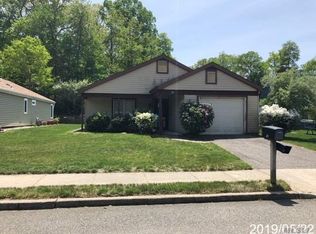 21 Kingston Dr, Ridge, NY 11961