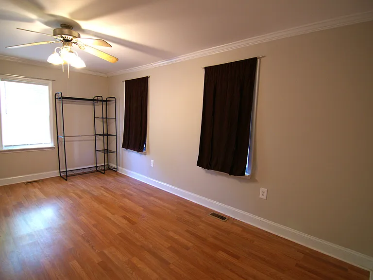 524 S Confederate Ave — Photo 6