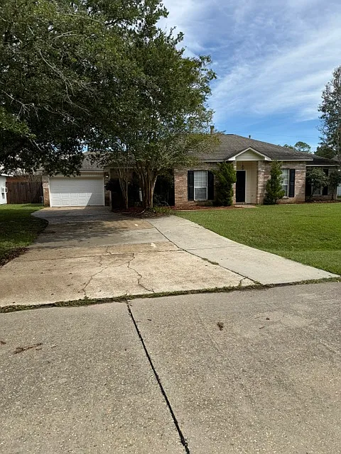 4 bed, 2048 sqft, $2,450 — Photo 2