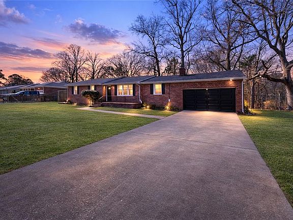 2nd image of 2009 Meredith Rd