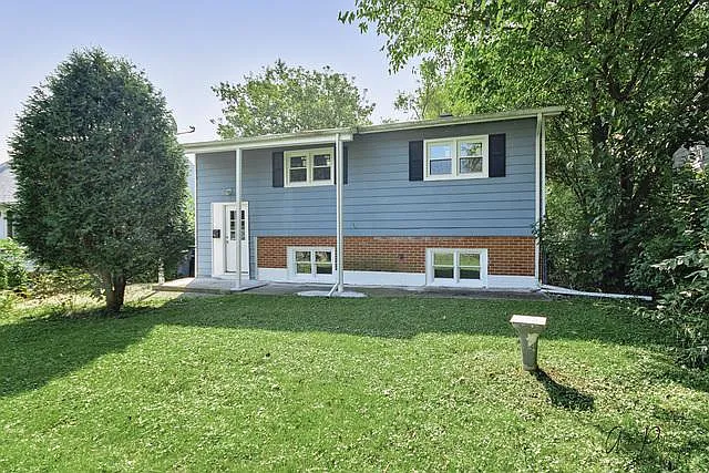 2019 Carmel Blvd photo 1