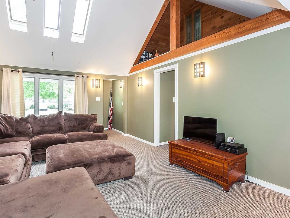 1st image of 273 Copiague Pl
