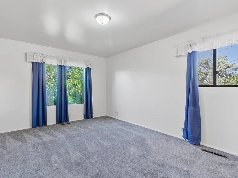 2044 Sunrise Cir — Photo 29