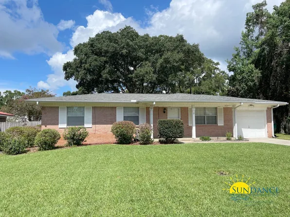 11 Oak Ln, Shalimar, FL 32579