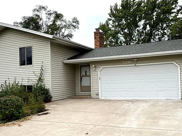 5316 Brookdale Dr N, Brooklyn Park, MN 55443