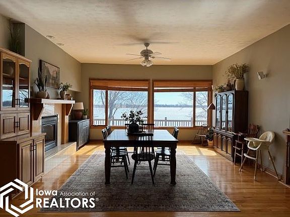 3rd image of 318 Ford Rd