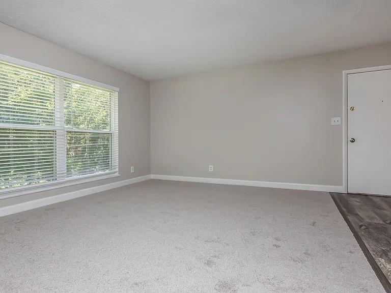 Valley Bend Apartments — Photo 16