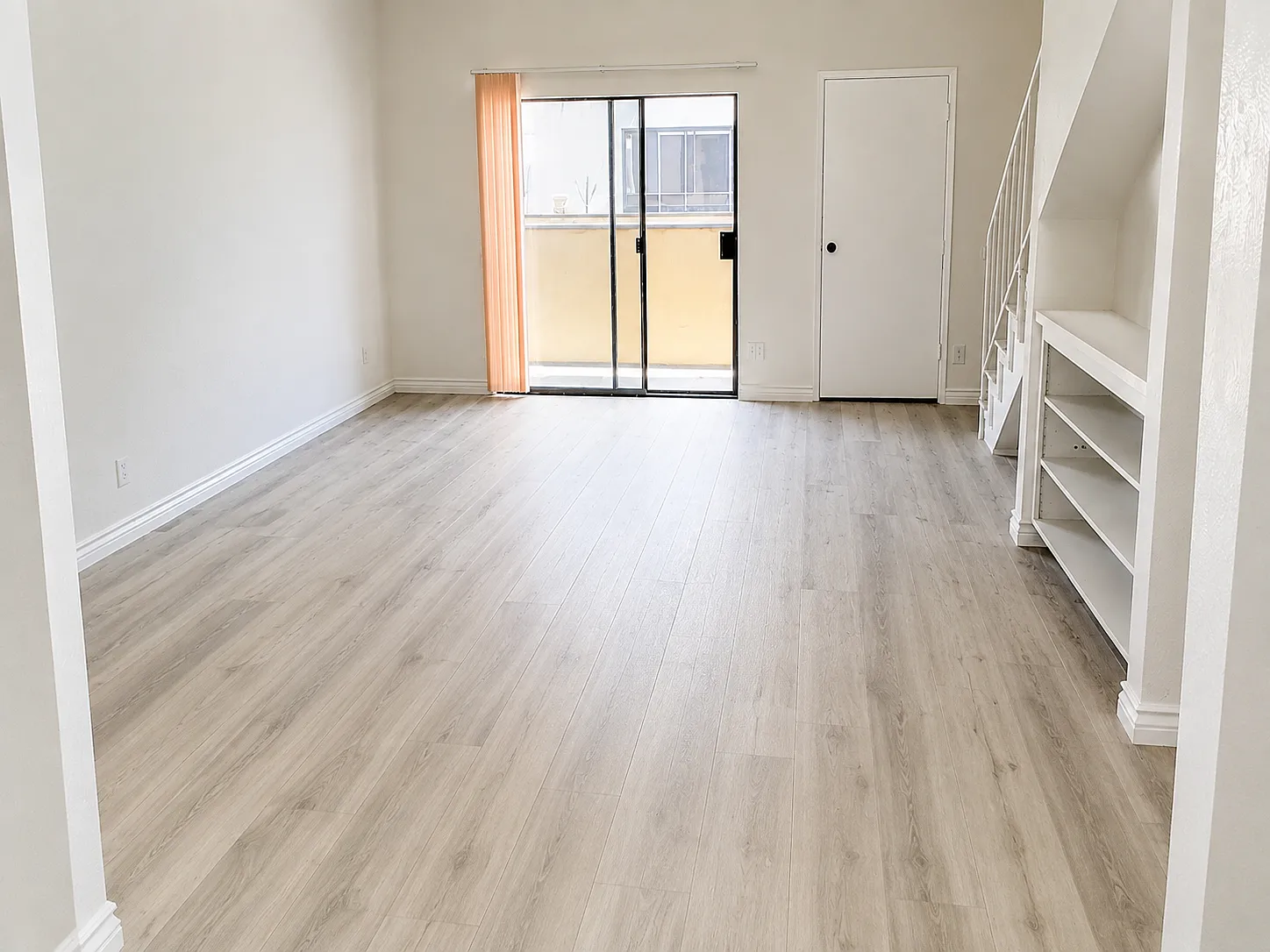 Studio, 625 sqft, $2,150 — Photo 3