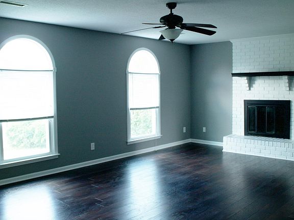 5th image of 910 Lamont Ln
