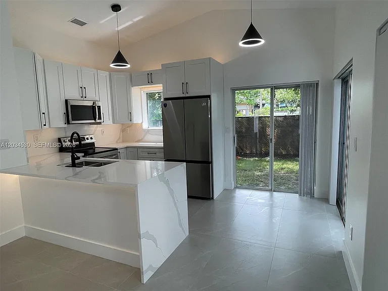3325 NW 79th Way — Photo 2