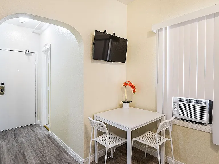 Soto Rose Apartments — Photo 68