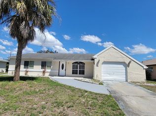 2466 Lakeshore Cir, Pt Charlotte, FL 33952