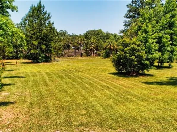 1143 River Oaks Rd, Brunswick, GA 31523