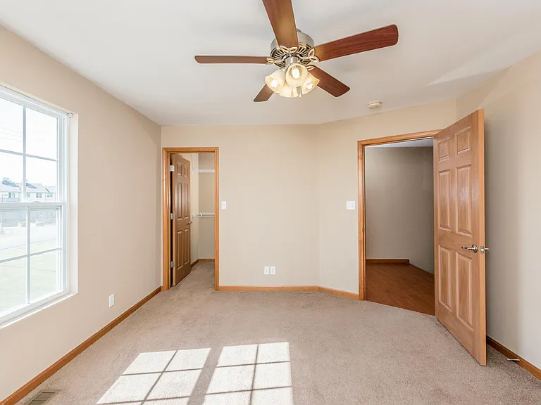 Emerald Pointe — Photo 20