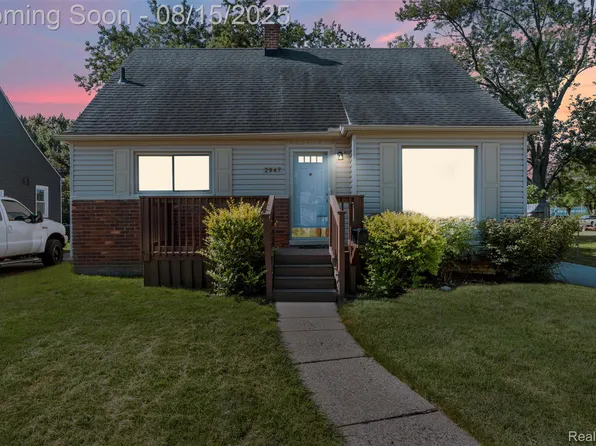 2947 Catalpa Dr, Berkley, MI 48072