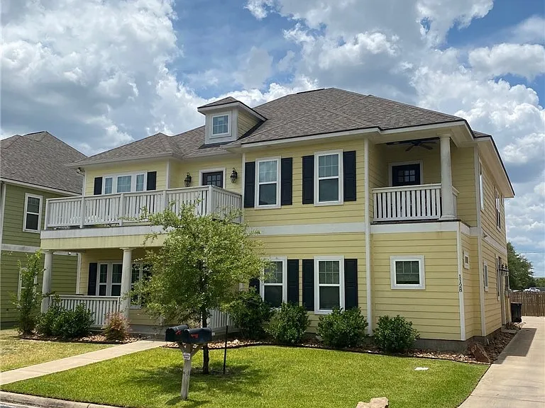 1104 Oney Hervey Dr — Photo 1