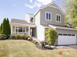 2 Falcon Ridge Ct, Algonquin, IL 60102