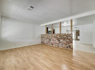 5855 Hirondel St, Houston, TX 77033