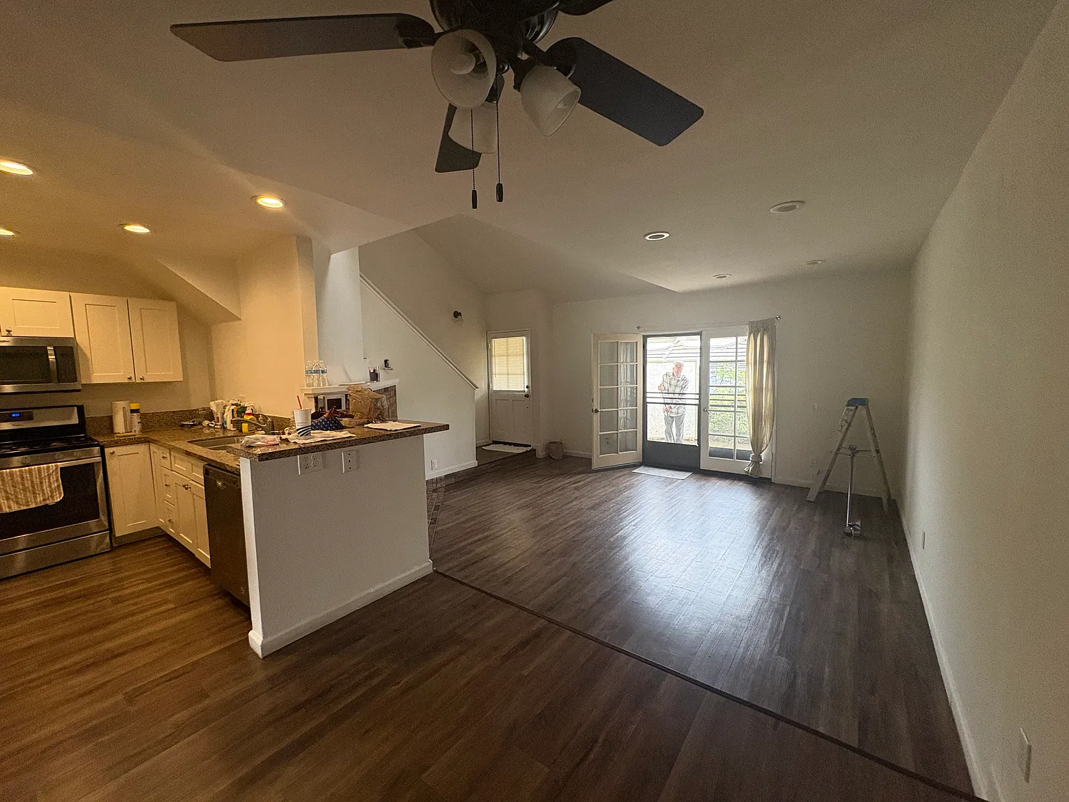 942 W Arrow Hwy — Photo 2