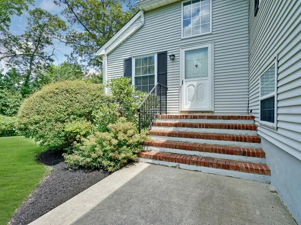 72 Racquet Rd, Wall Township, NJ 07719