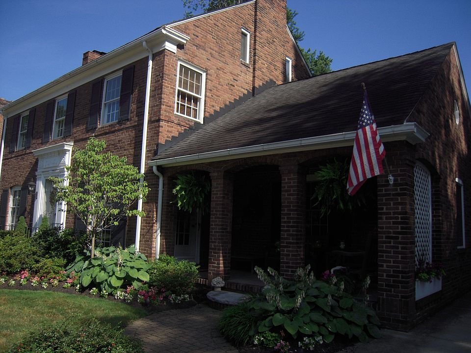 Rare side porch
