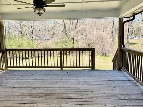1040 County Road 166 N, Overton, TX 75684