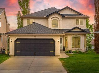 648 Scimitar Bay NW, Calgary, AB T3L2B2