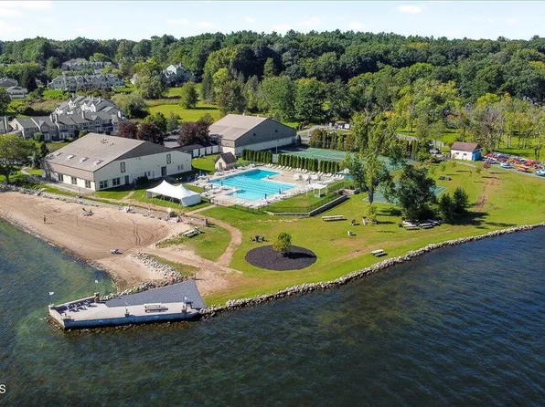 2 Woods Edge Court, Saratoga Springs, NY 12866