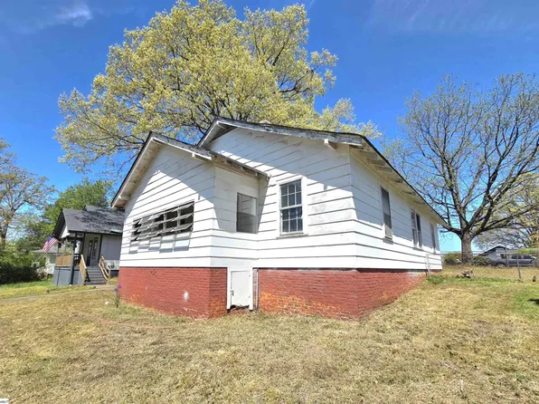 28 Circle St, Travelers Rest, SC 29690