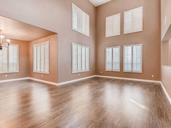 3rd image of 2635 Buckmaster Ln