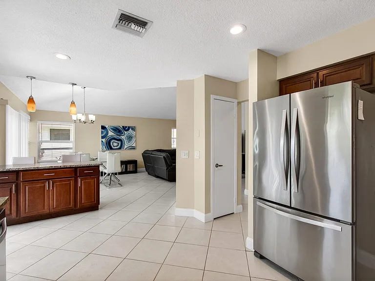 2034 NW 52nd St — Photo 15