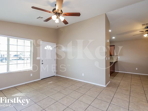 3rd image of 844 E 10th Ave