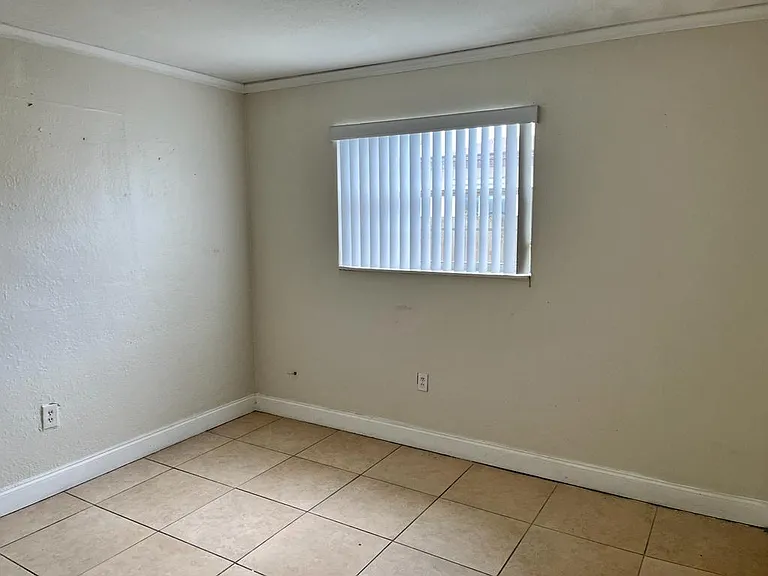 11229 SW 5th Ter #11229 — Photo 4