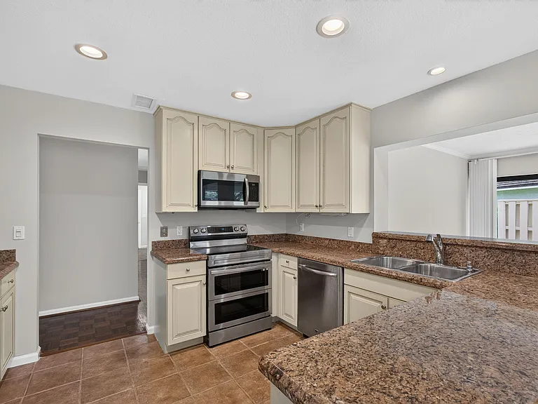 11354 Briarwood Pl — Photo 15