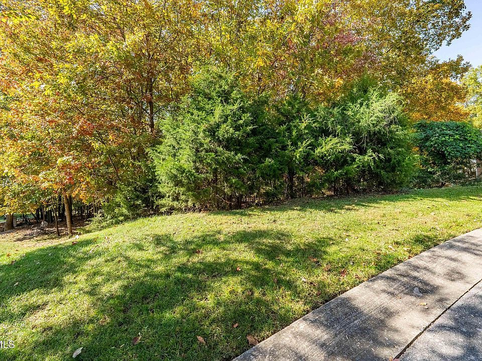 1st image of 109 Lookout Ct